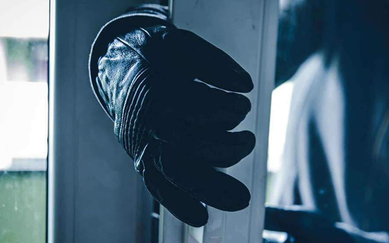 لصوص يسطون على منزل ميسي watanserb.com