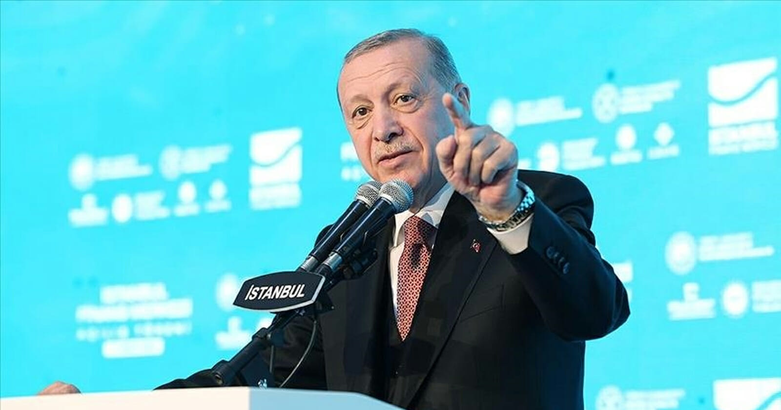 أردوغان يستعرض عضلاته بافتتاح مركز مالي watanserb.com