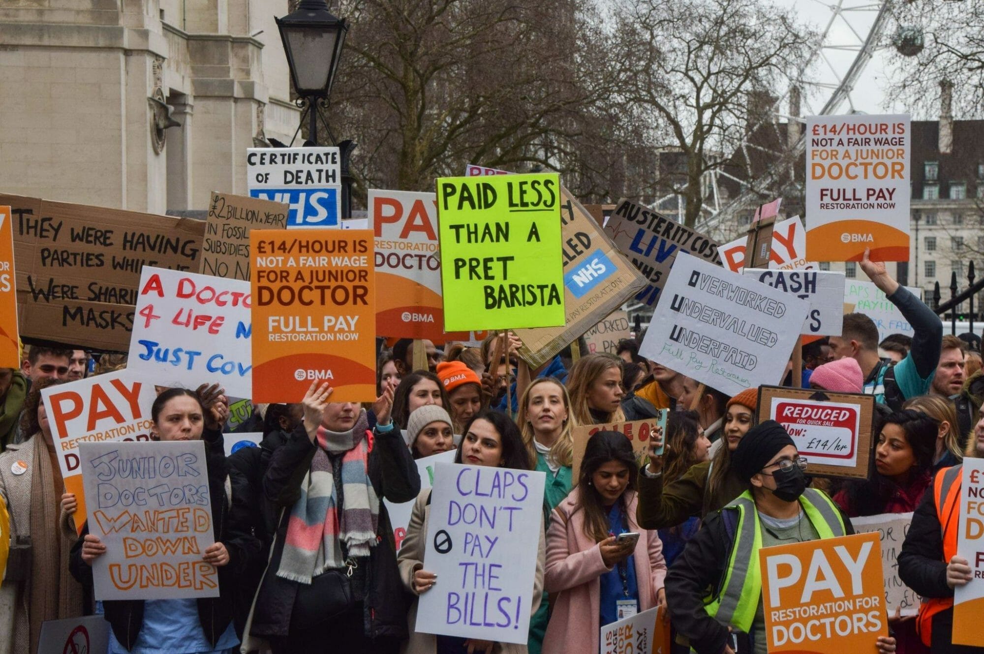 إضراب الأطباء المبتدئين بريطانيا watanserb.com