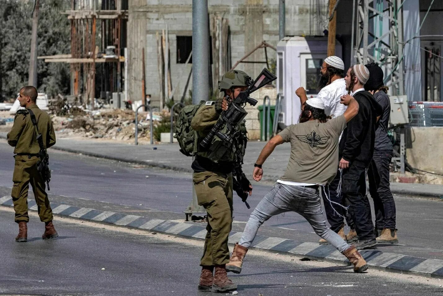 اعتداءات المستوطنين على الأطفال الفلسطينيين watanserb.com