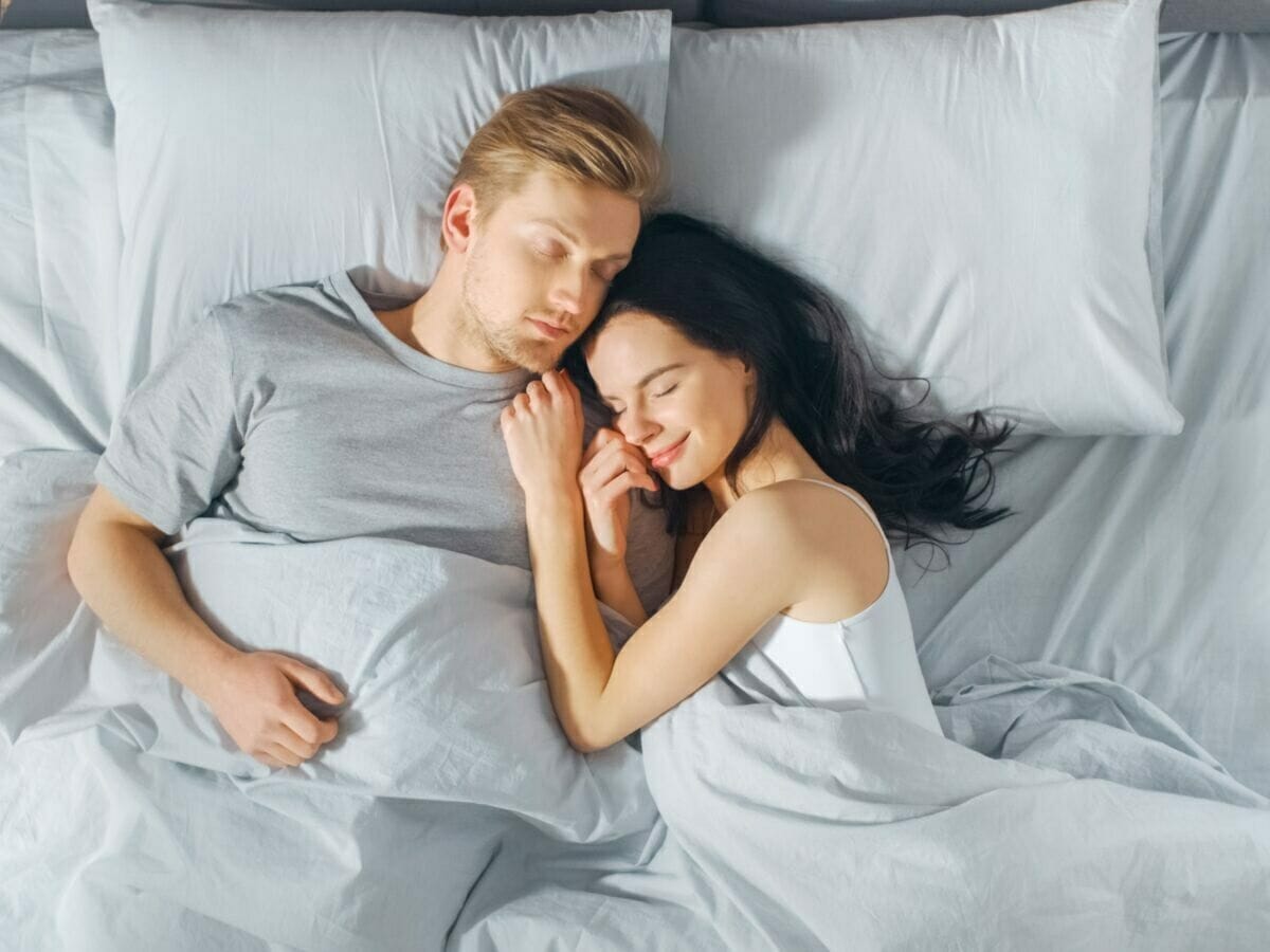 النوم مع شريكك watanserb.com