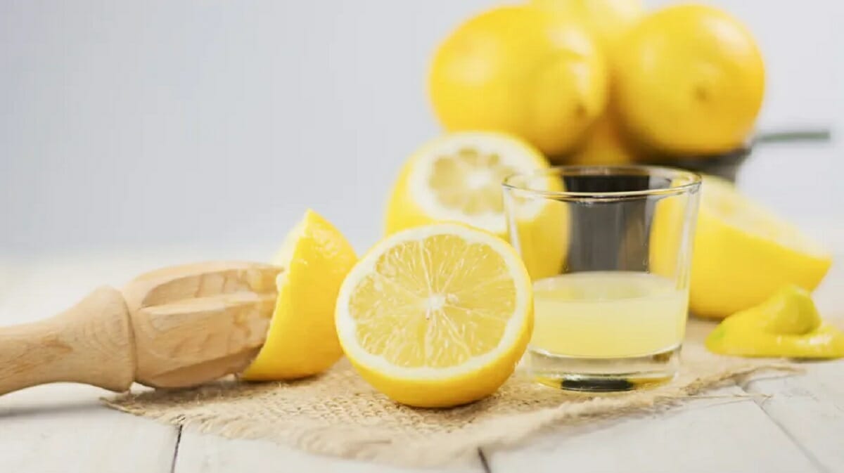 شرب عصير الليمون على معدة فارغة watanserb.com