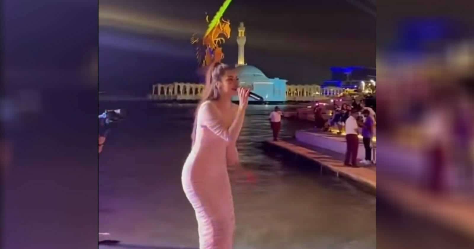 بعد منع السلطات مكبرات الصوت لغير الآذان.. حفل صاخب في ساحة مسجد بالسعودية! (شاهد watanserb.com