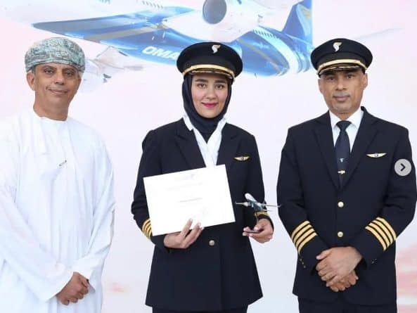 الكابتن طيار العُمانية مها البلوشي