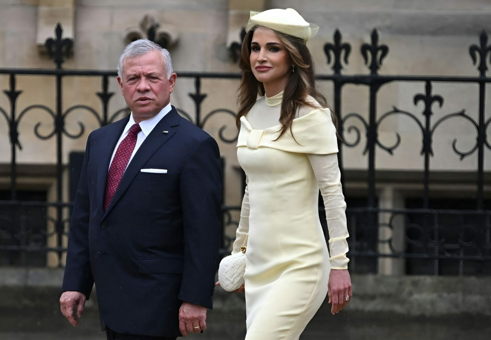 أسرار إطلالة الملكة رانيا في حفل تتويج الملك تشارلز الثالث (شاهد) watanserb.com