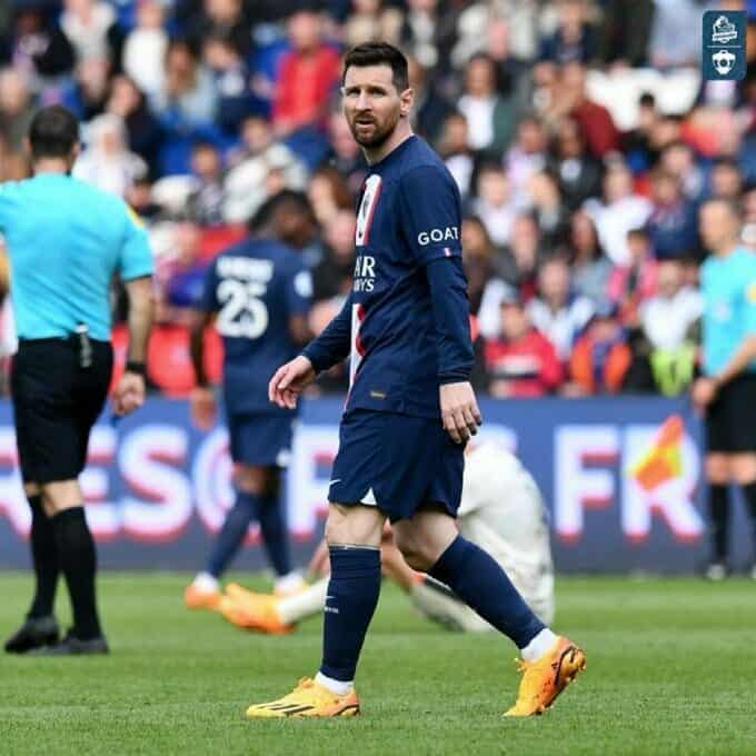 ميسي يُعاقب من قبل باريس سان جيرمان