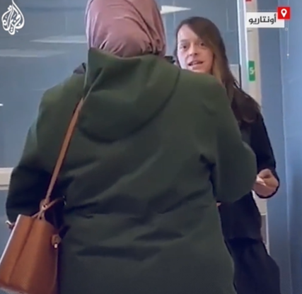 عنصرية كندية تصفع سيدة مسلمة بعدما وثّقت جريمتها.. فيديو يوثق اعتداء مؤلما watanserb.com