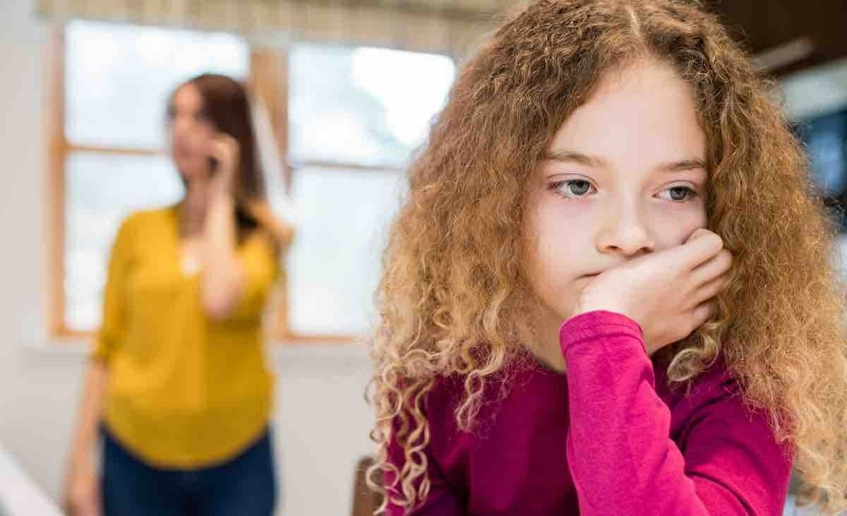 نقص الدعم العاطفي يؤدي بالأطفال إلى الاكتئاب
