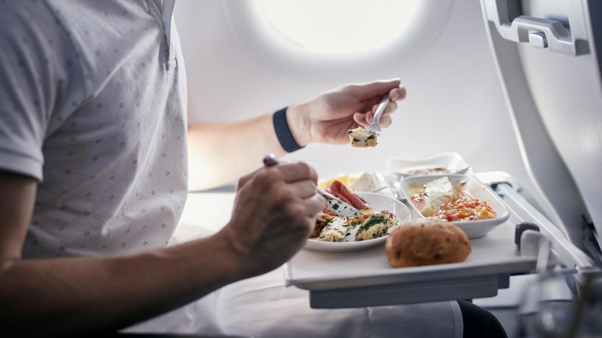 الطعام الذي يتم تقديمه على متن الطائرات ليس الأفضل في العالم