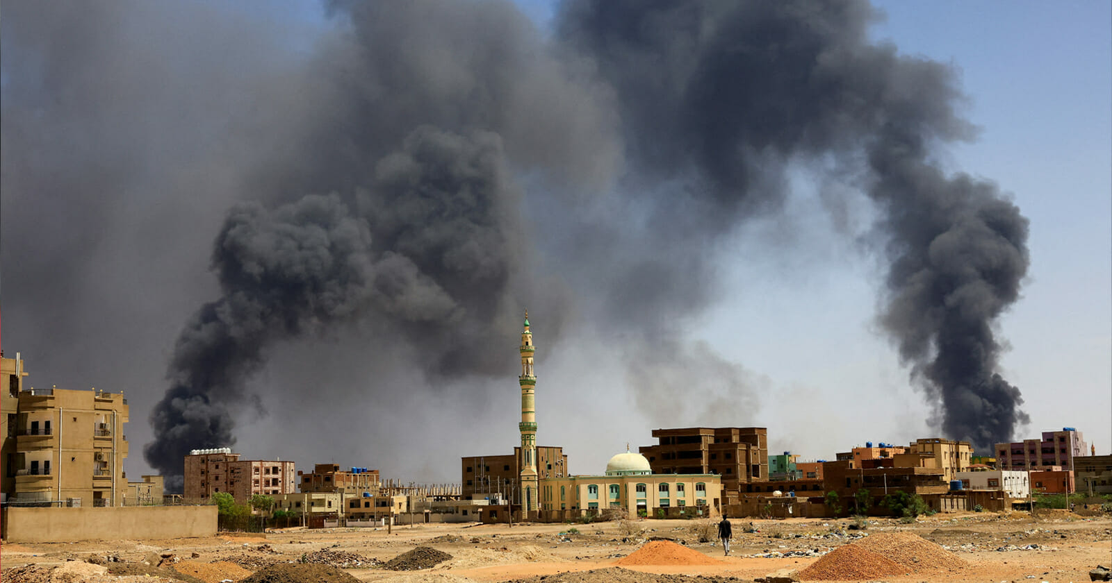 انفجارات عنيفة في السودان watanserb.com