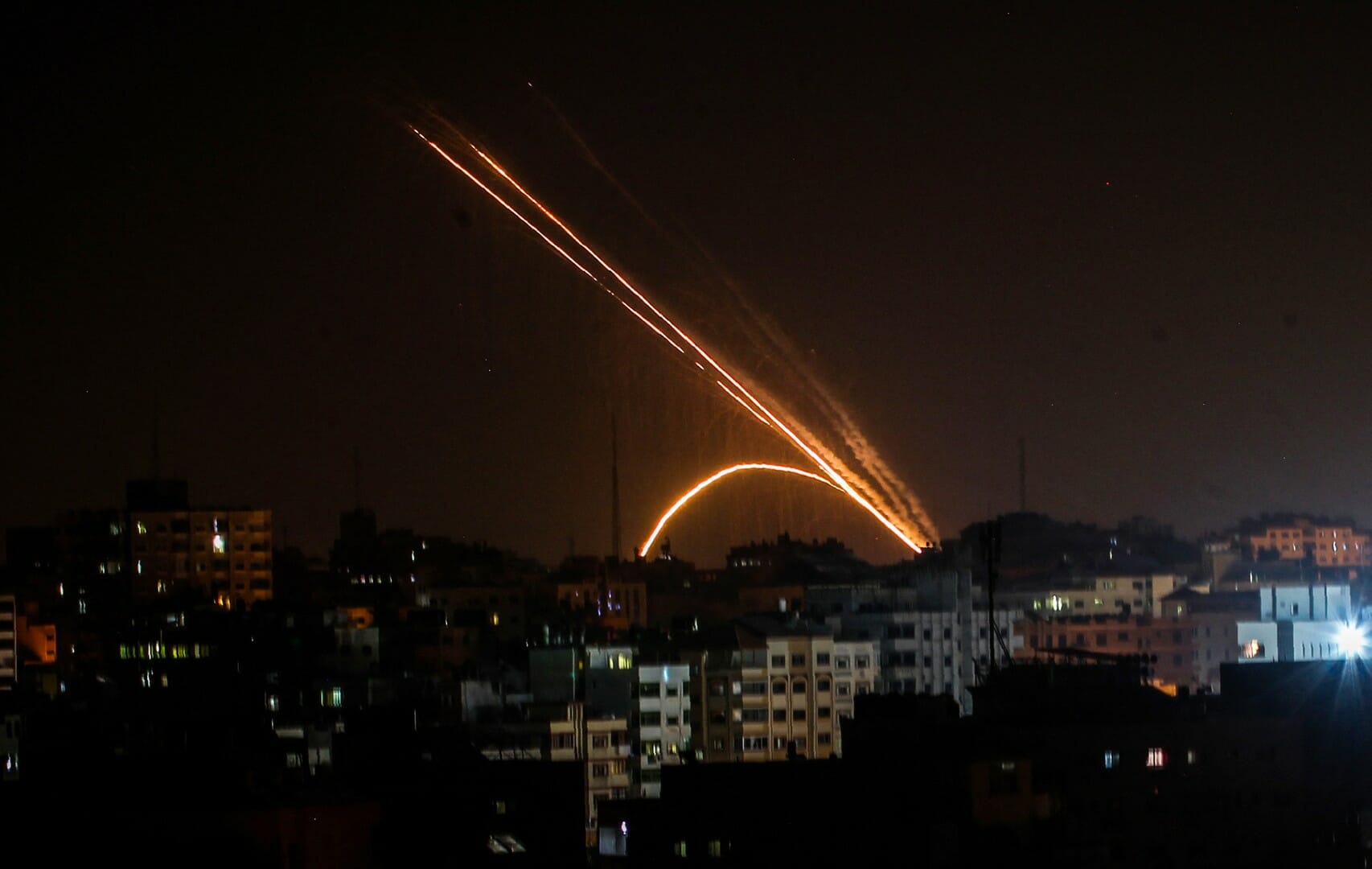 تفاعل مواطني قطاع غزة مع الصواريخ watanserb.com