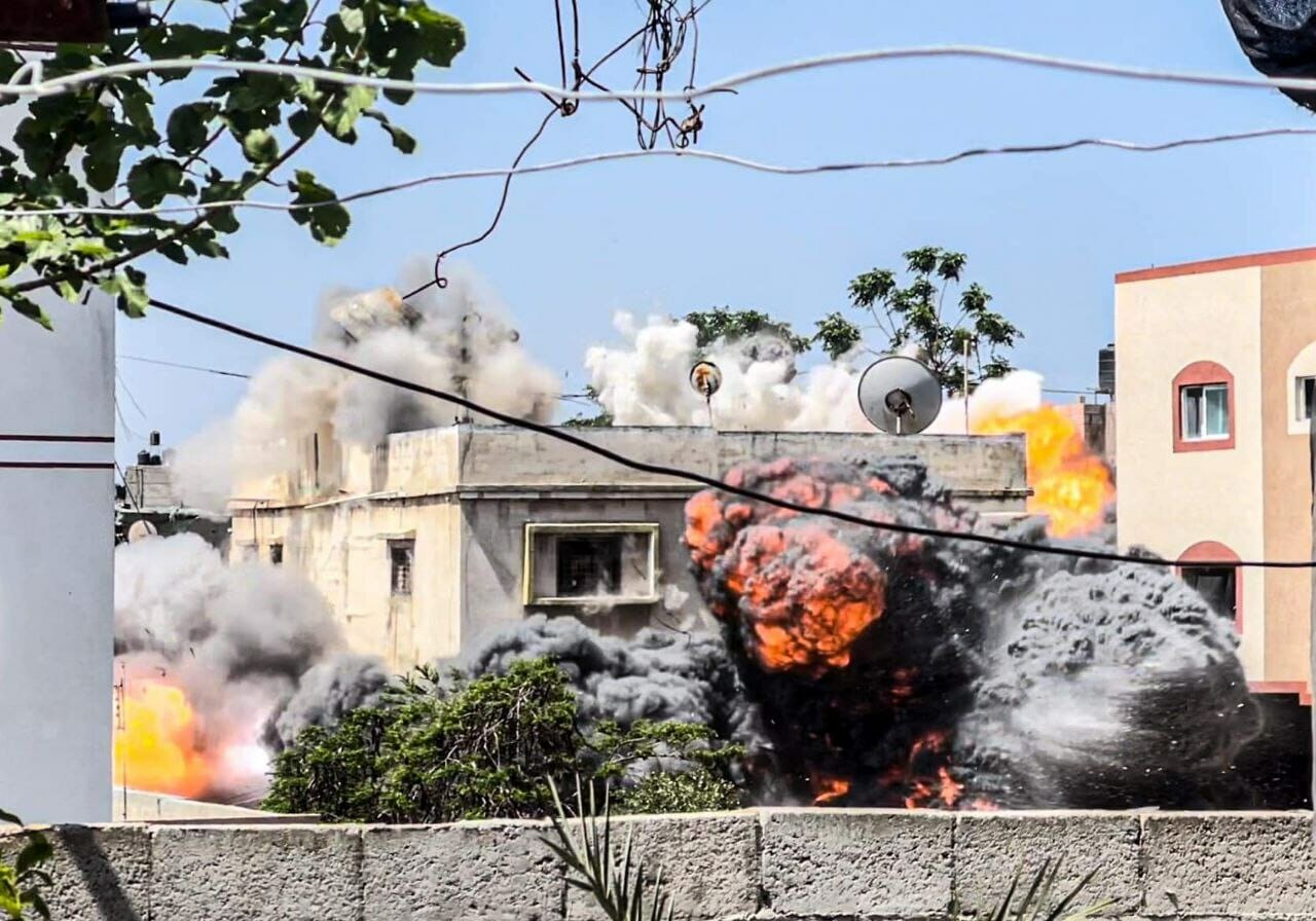قصف طائرات الاحتلال منزلا في بيت لاهيا شمال غزة