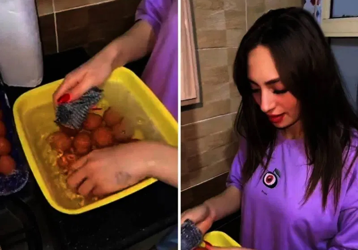 مصرية تغسل البيض بالصابون watanserb.com