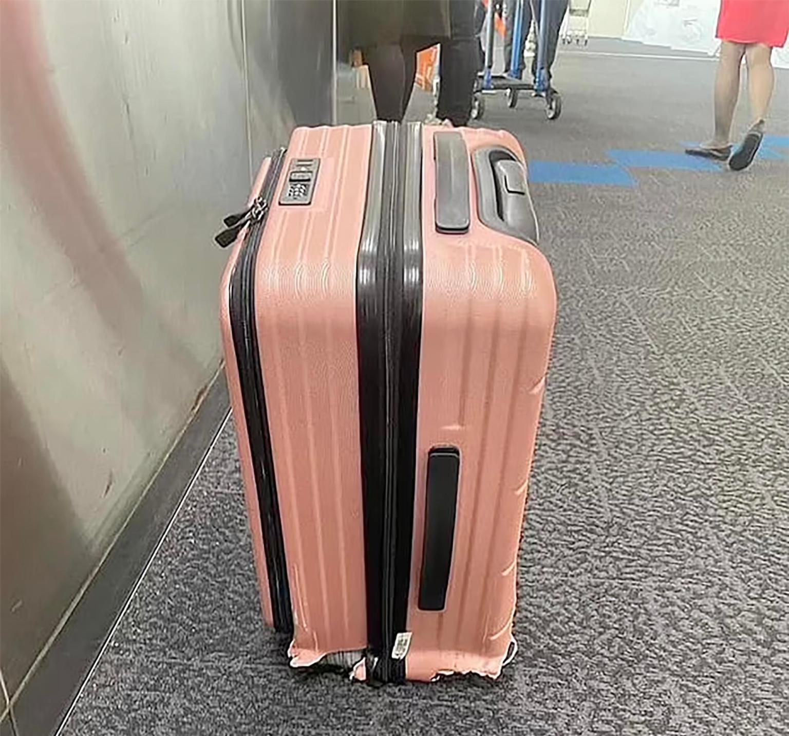 حقيبة المسافرة التي فقدت ساقئها في مطار بالعاصمة بانكوك
