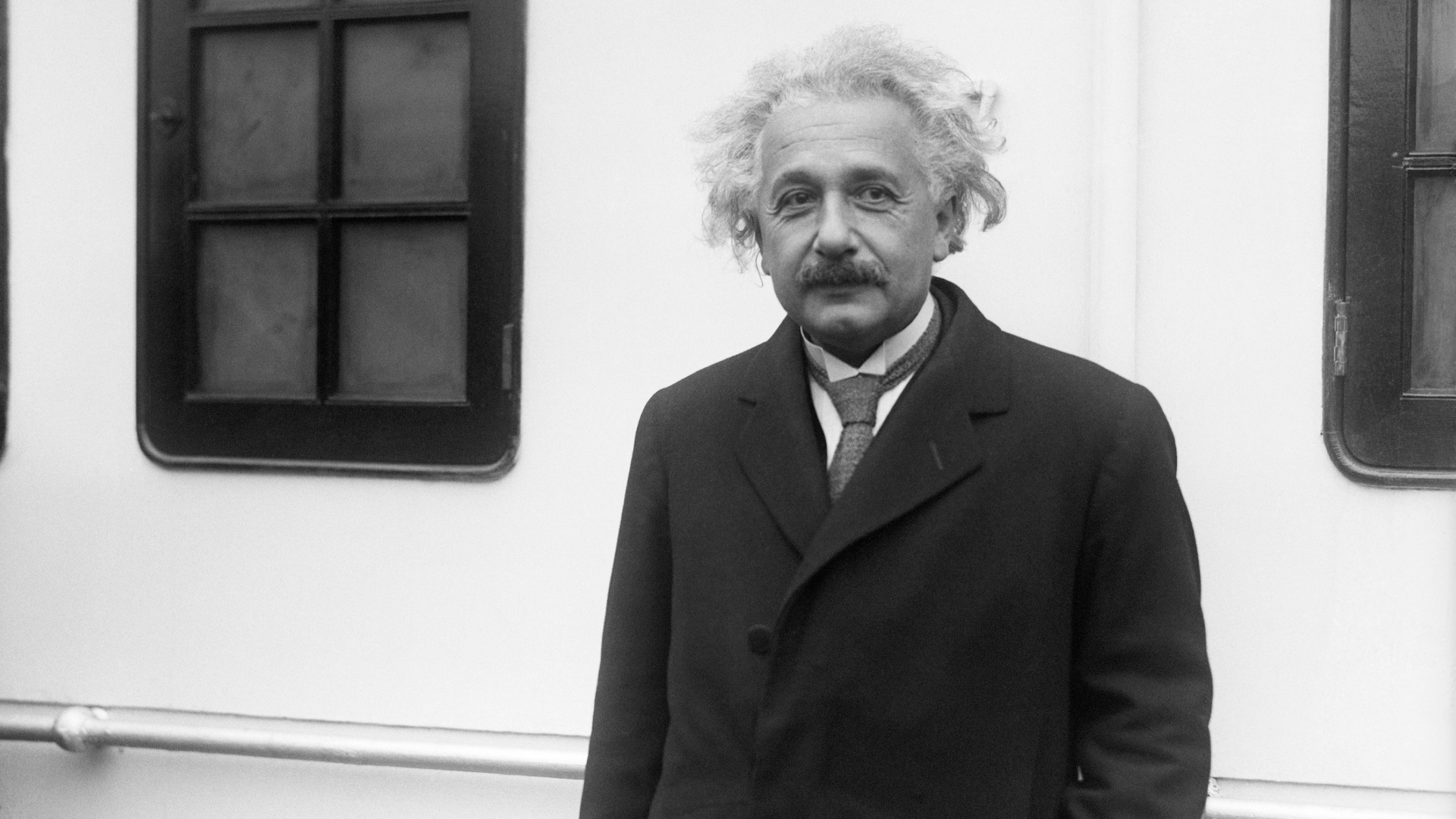  الفيزيائي الألماني ألبرت اينشتاين