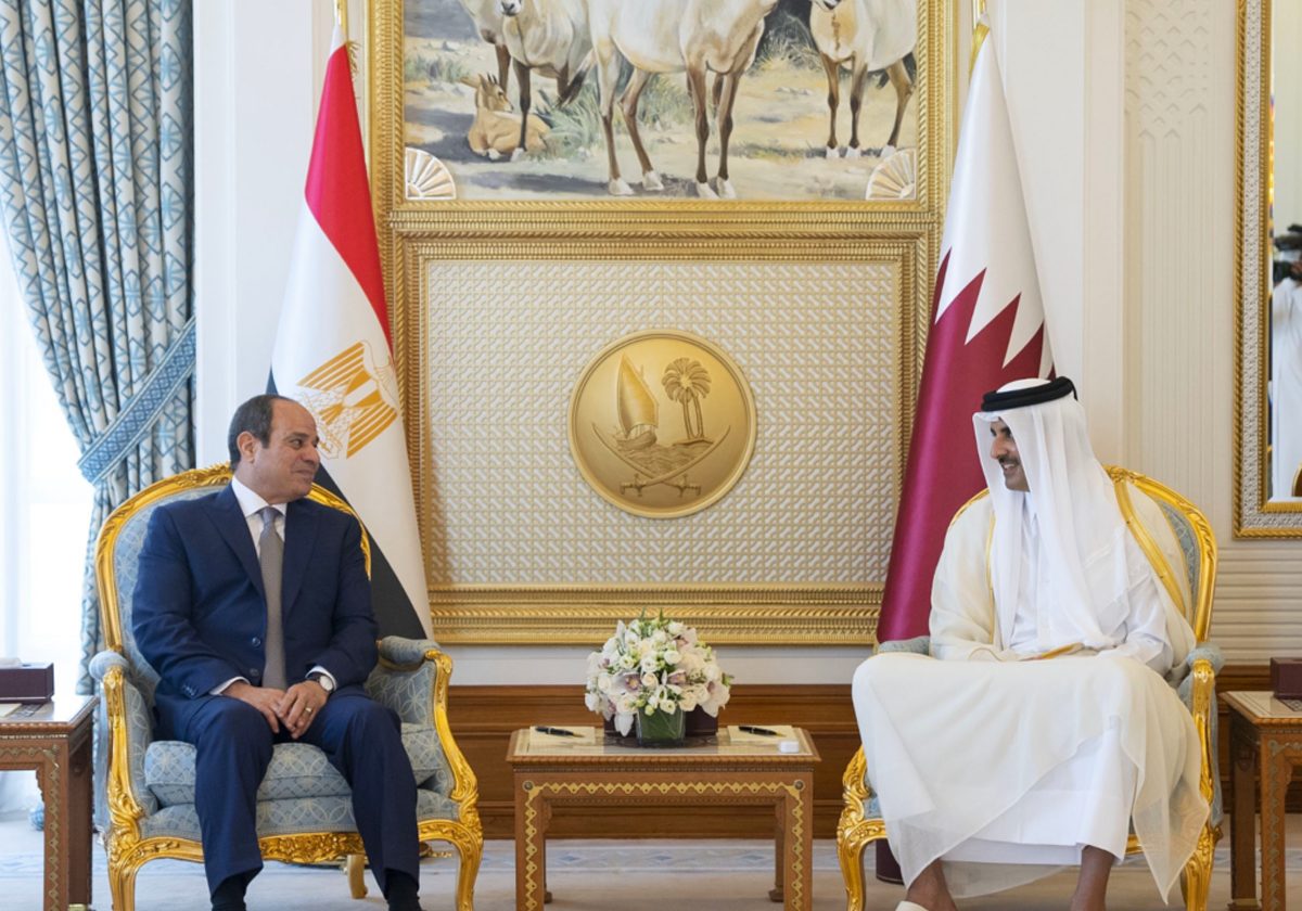 قطر تطرد 100 معارض مصري.. وهذه الشخصيات على رأس القائمة!
