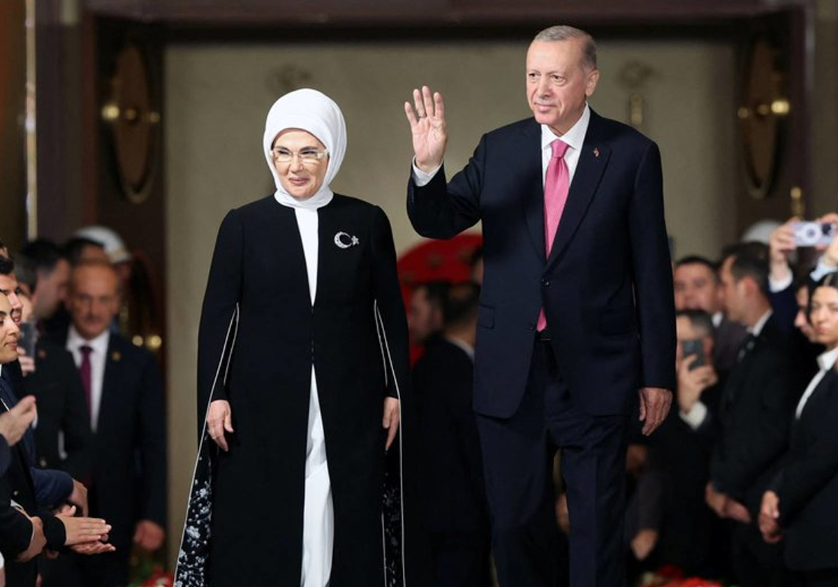 ظهور مهيب لـ أردوغان وزوجته في حفل التنصيب وهذا ما فعله أنصاره watanserb.com