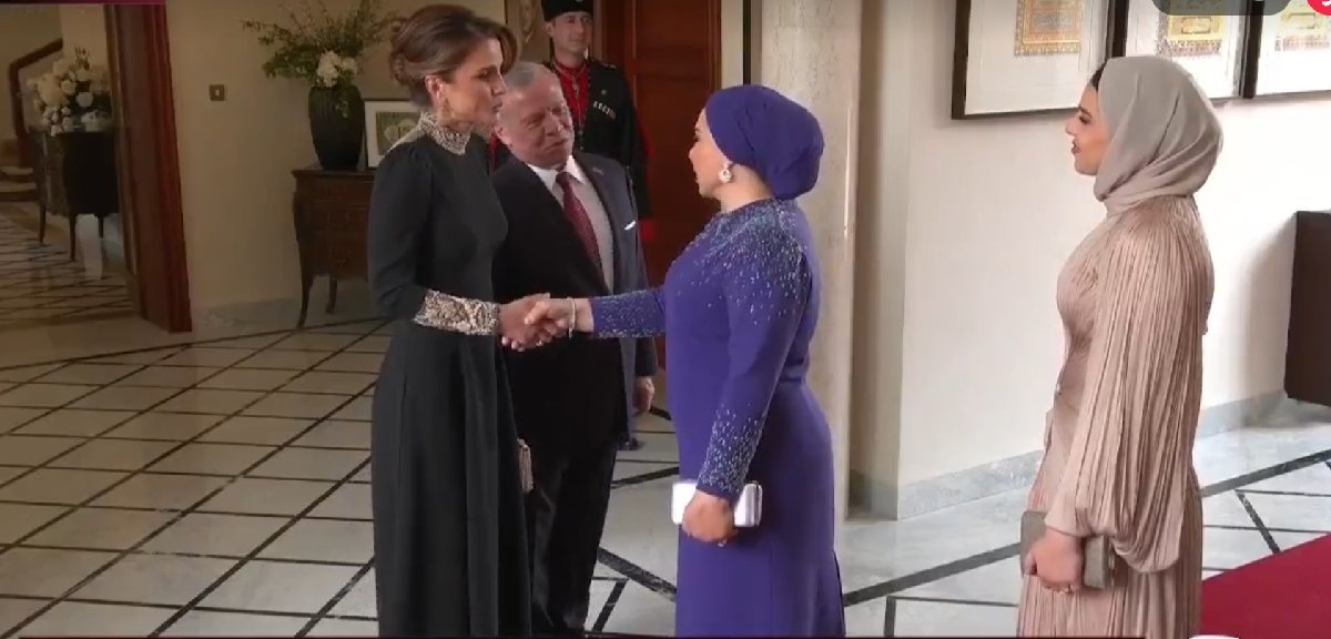 انتصار وآية السيسي في حفل زفاف الأمير الحسين watanserb.com
