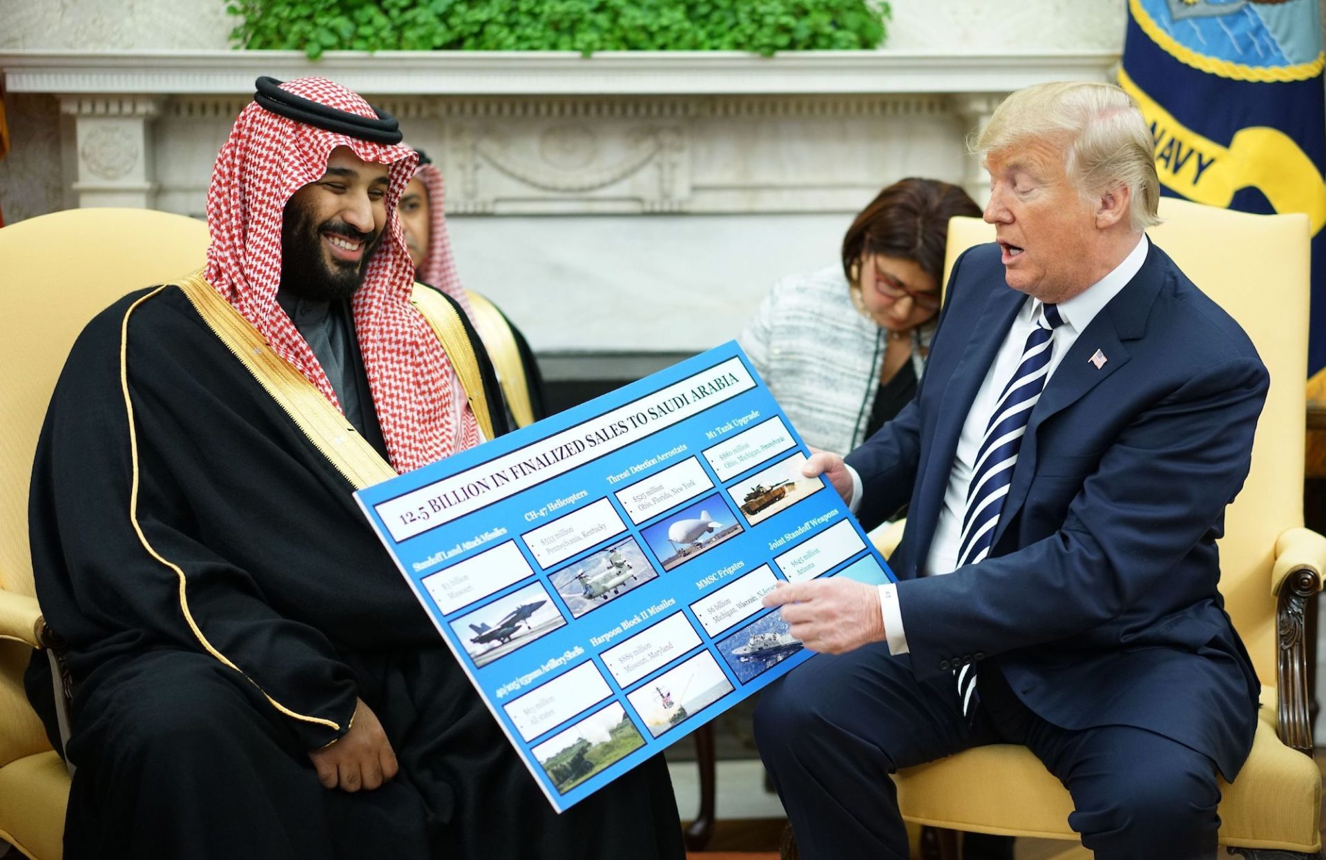 ترامب يعود لممارسة هوايته في إهانة السعودية