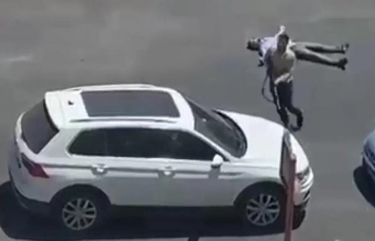 تركي يقتل طليقته ووالدها