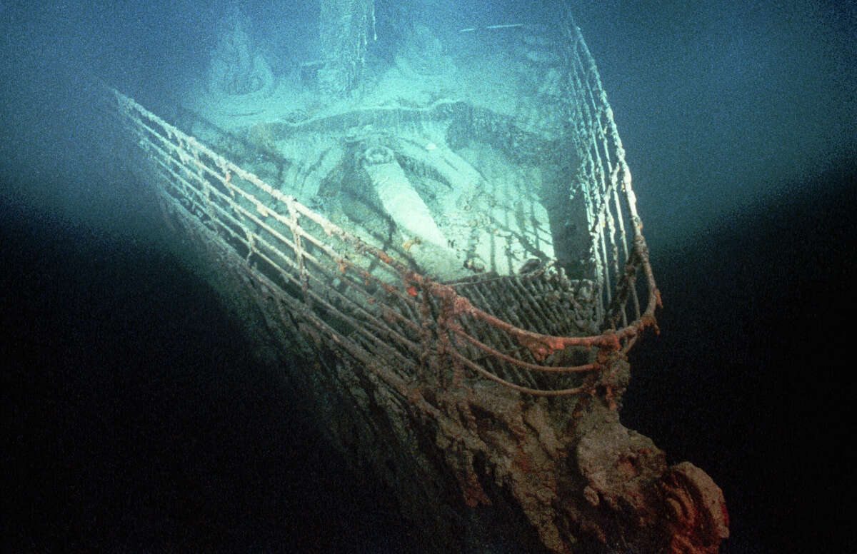 حطام السفينة تيتانيك التي اصطدمت بجبل جليدي وغرقت في رحلتها الأولى عام 1912 متسببة في غرق أكثر من 1500 شخص