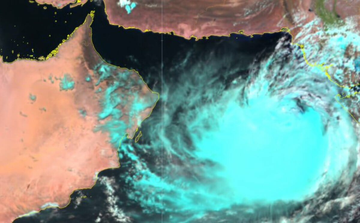 اعصار بيبارجوي سلطنة عمان