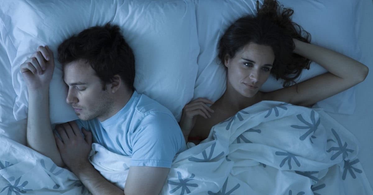 اذهب إلى الفراش قبل 90 دقيقة من شريكك