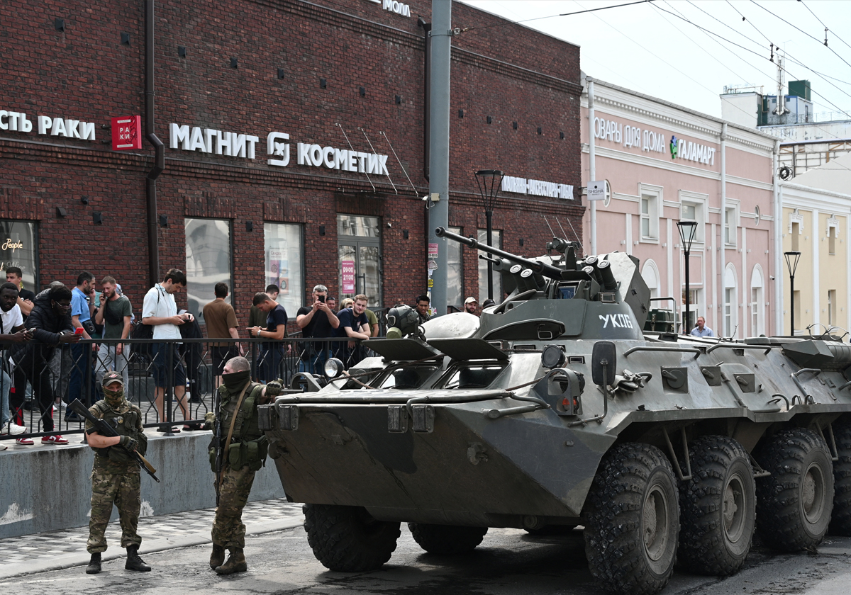 بوتين في مأزق تاريخي.. شاهد قوات فاغنر تتجه إلى موسكو بأرتال ضخمة