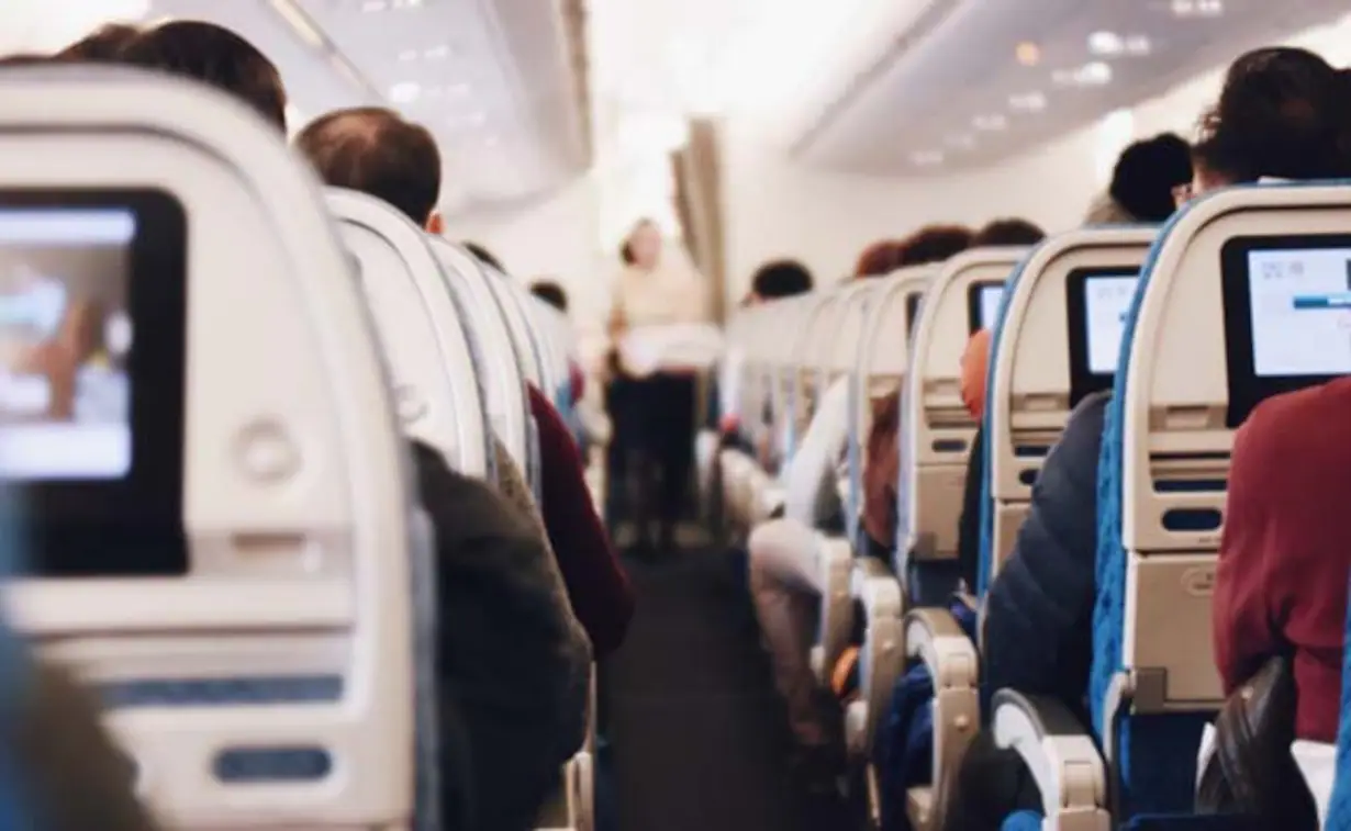 لماذا يجب عليك تجنب الجلوس في مؤخرة الطائرة؟