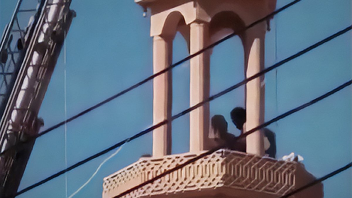 محاولة انتحار شاب من مئذنة مسجد قرية سنهور القبلية