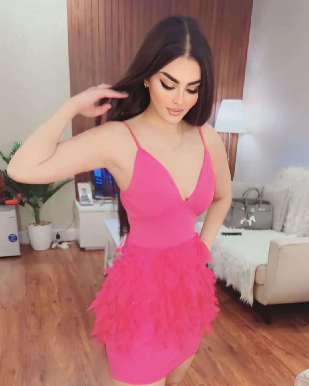 رومي القحطاني وشقيقاتها