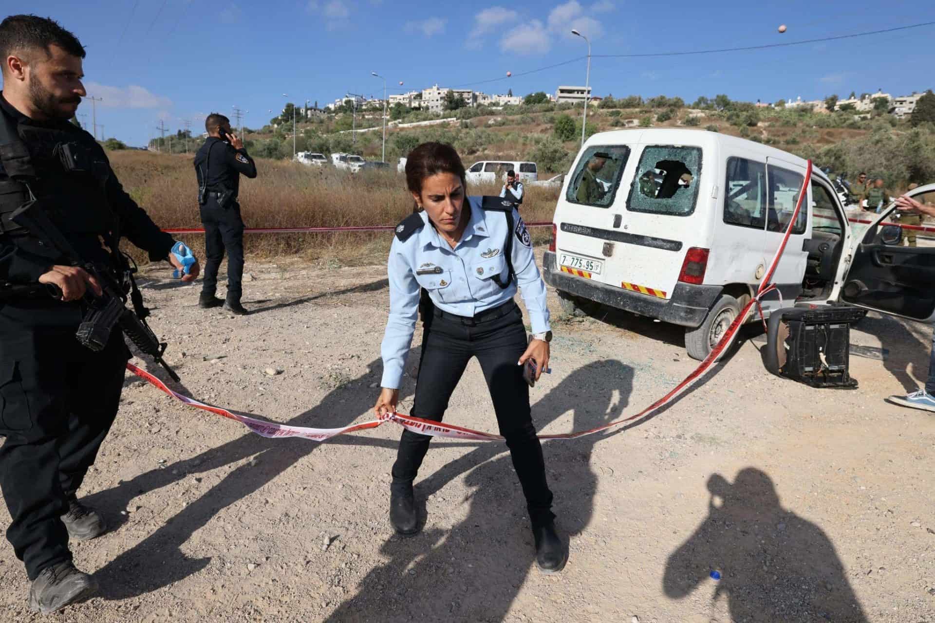 منفذ عملية كدوميم كان يقود سيارة ونزل منها وأطلق النار على مستوطنين اثنين في موقعين قريبين من المستوطنة