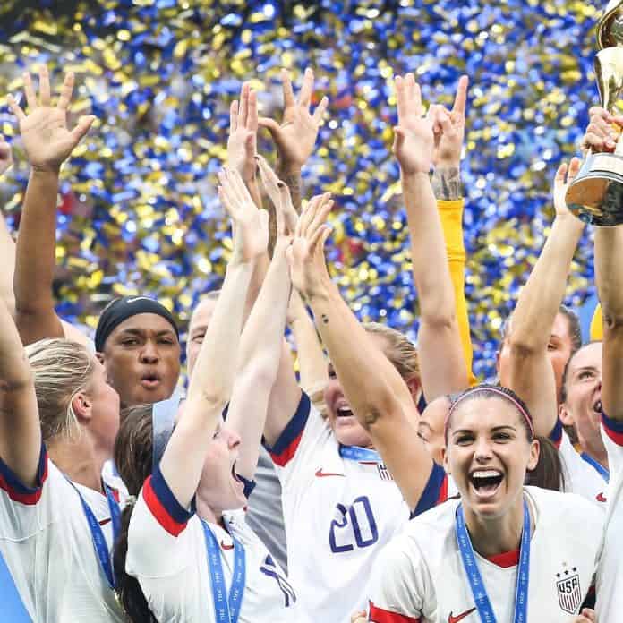 سيدات الولايات المتحدة الأكثر تتويجاً بأربعة ألقاب