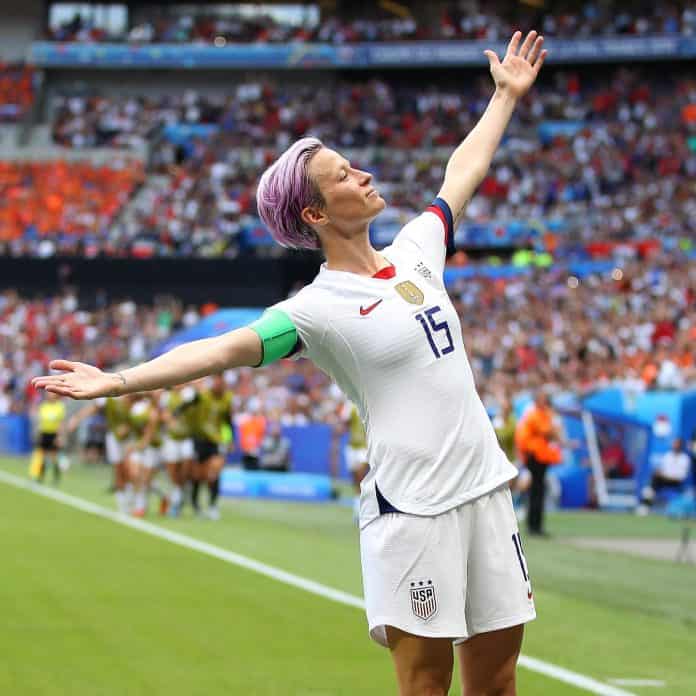 وكانت فرنسا قد استضافت النسخة السابق والتي توج بها منتخب الولايات المتحدة للمرة الرابعة وللمرة الثانية على التوالي، وتعتبر سيدات الولايات المتحدة الأكثر تتويجاً بأربعة ألقاب.