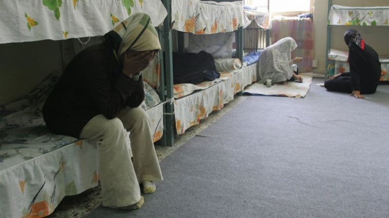 سجن إيفين الواقع شمالي العاصمة طهران هو مسرح معظم عمليات تعرية المعتقلات وتصويرهن حسب ادعاء السجينات السابقات