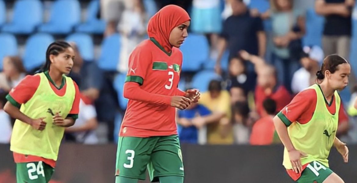  لاعبة منتخب المغرب أول رياضية ترتدي الحجاب بكأس العالم لكرة القدم النسائية
