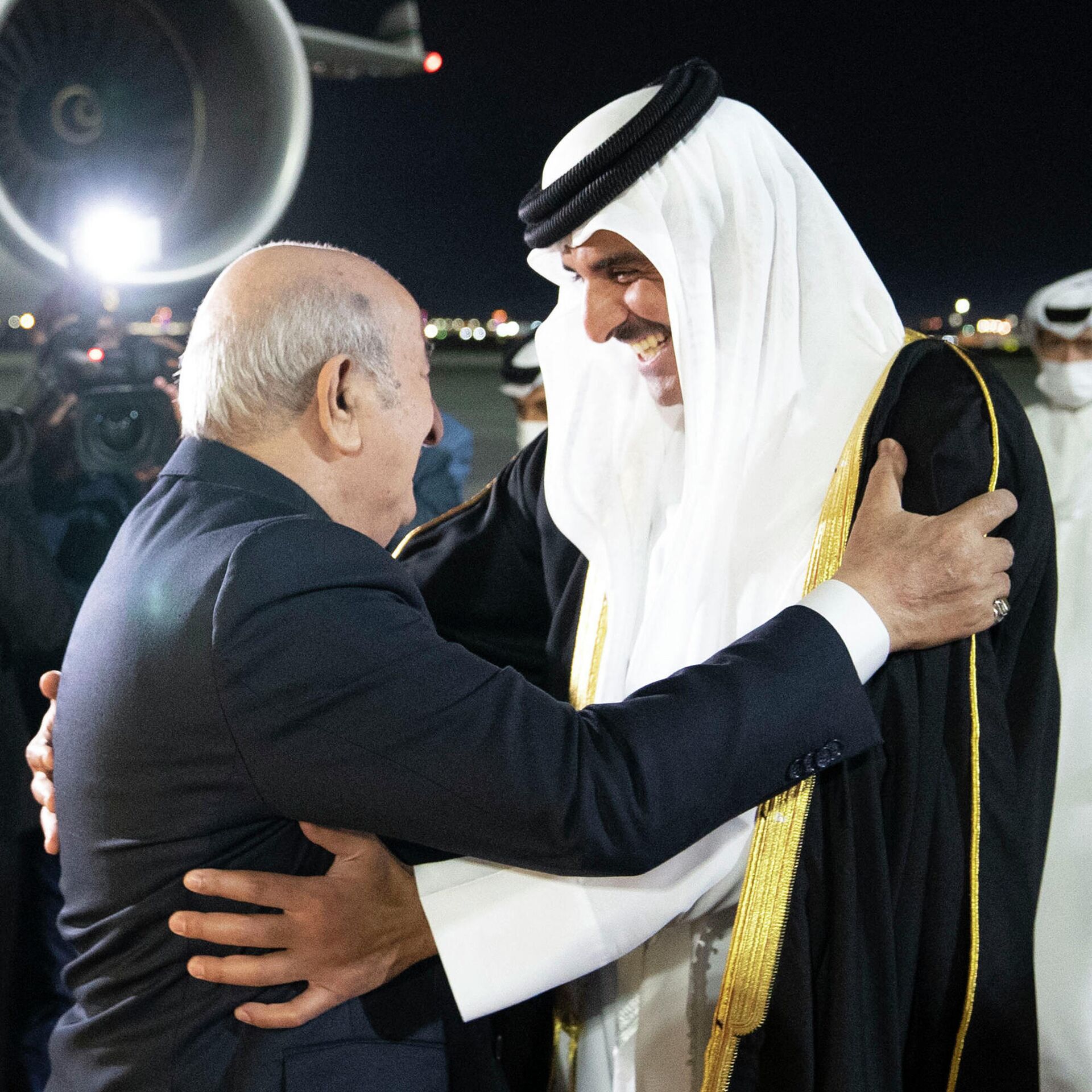 أمير قطر ورئيس الجزائر في الدوحة