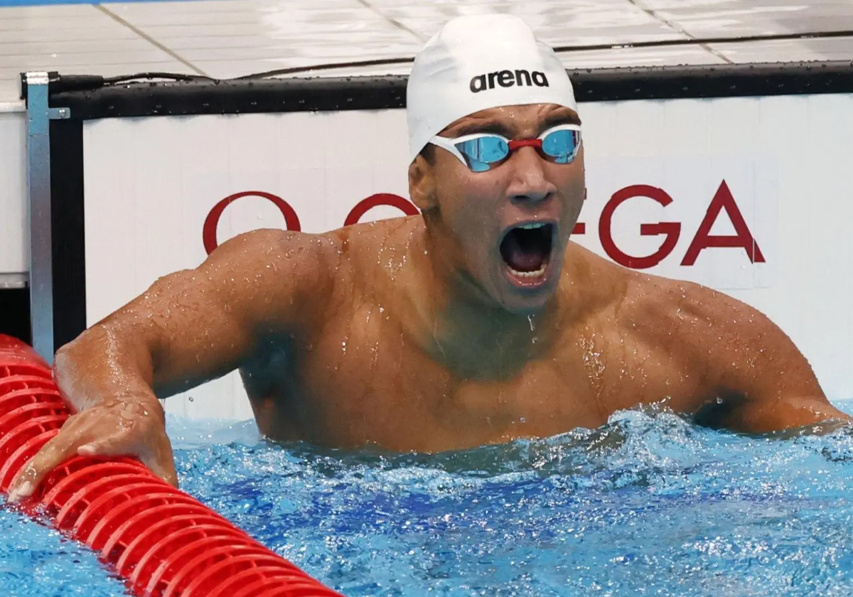 أيوب الحفناوي يحرز ذهبية بطولة العالم في سباق 800 متر سباحة حرة