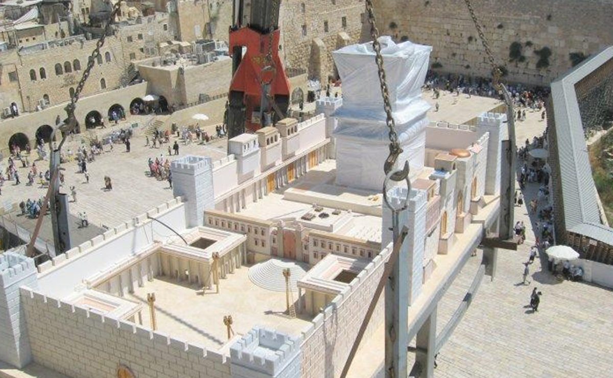 "استوردت العجول الأربعة".. حكومة نتنياهو تبدأ التحضير لإقامة الهيكل الثالث المزعوم مكان قبة الصخرة