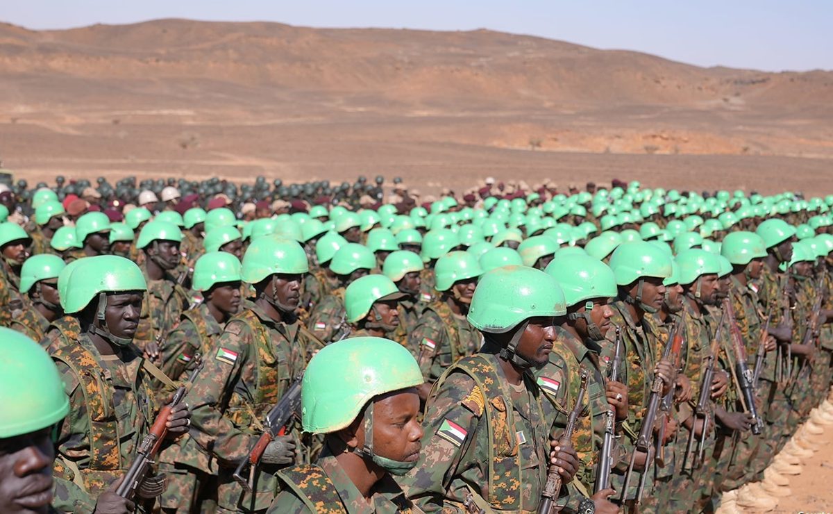 بعد اعترافه.. أول تعليق من الجيش السوداني على انضمام عناصره للدعم السريع