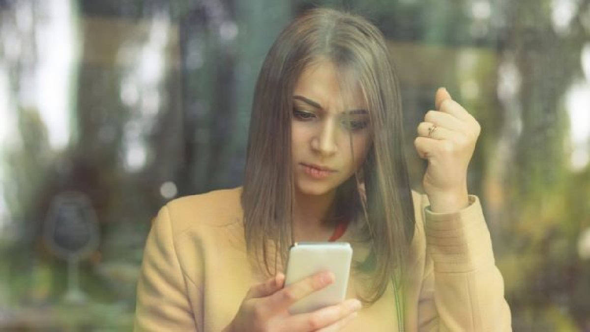 يمكن للحسد أن يقود الناس إلى التقليل من إنجازات ونجاحات الآخرين