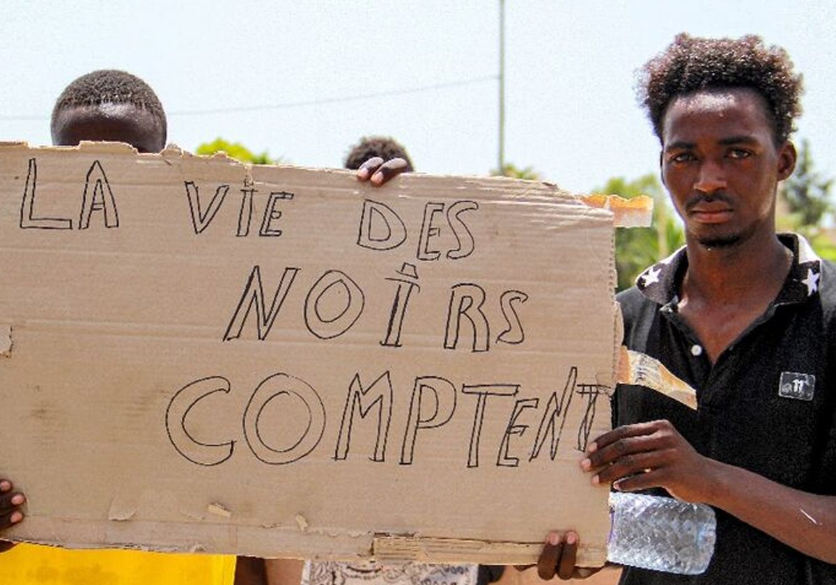 المهاجرون الأفارقة في تونس.. هكذا يتعرضون للمآسي بعد تحريض قيس سعيد