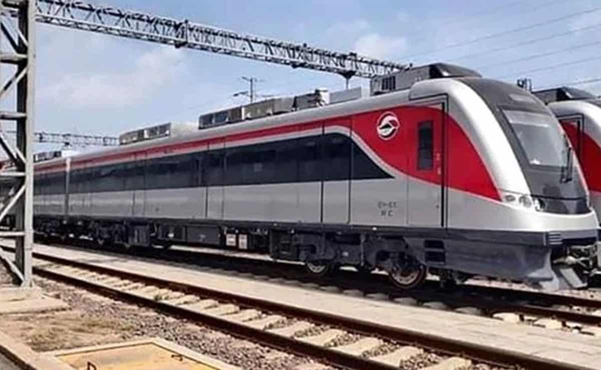 بعد نفيه بيع أصوله.. كامل الوزير يعترف بفشل مصر في تشغيل القطار الكهربائي السريع