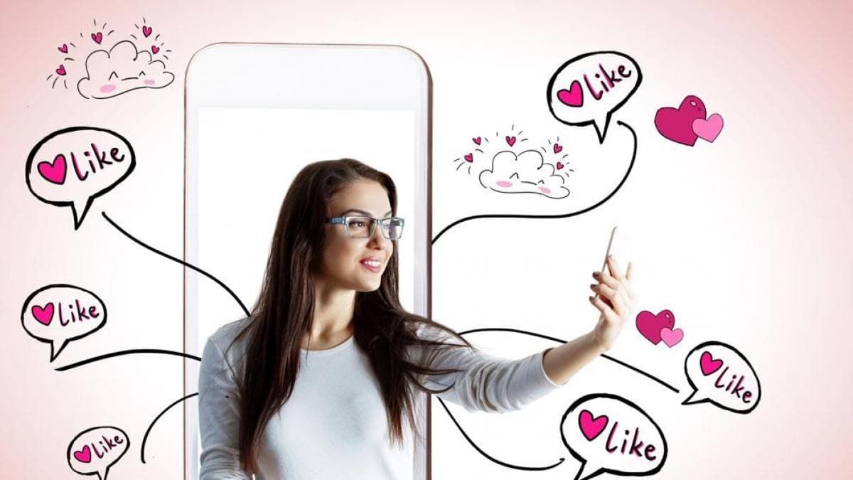 يترك الأشخاص الغيورين تعليقات إيجابية أو مجاملات تفتقر إلى الصدق