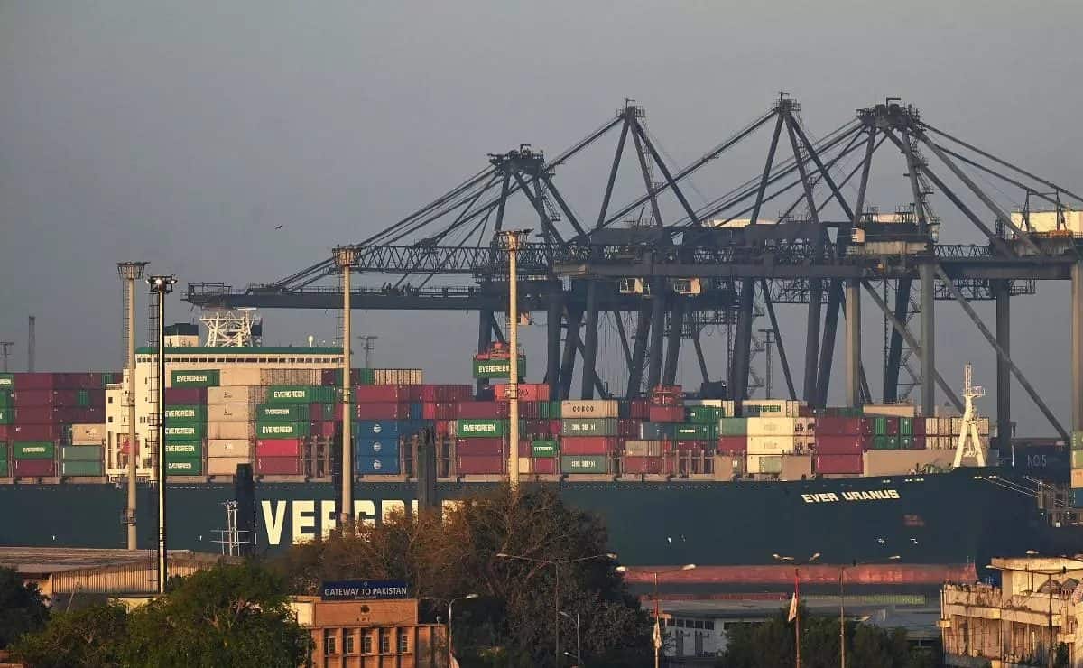 انتقادات لمساعي الإمارات للسيطرة على ميناء كراتشي الباكستاني.. ماذا تعني الصفقة؟