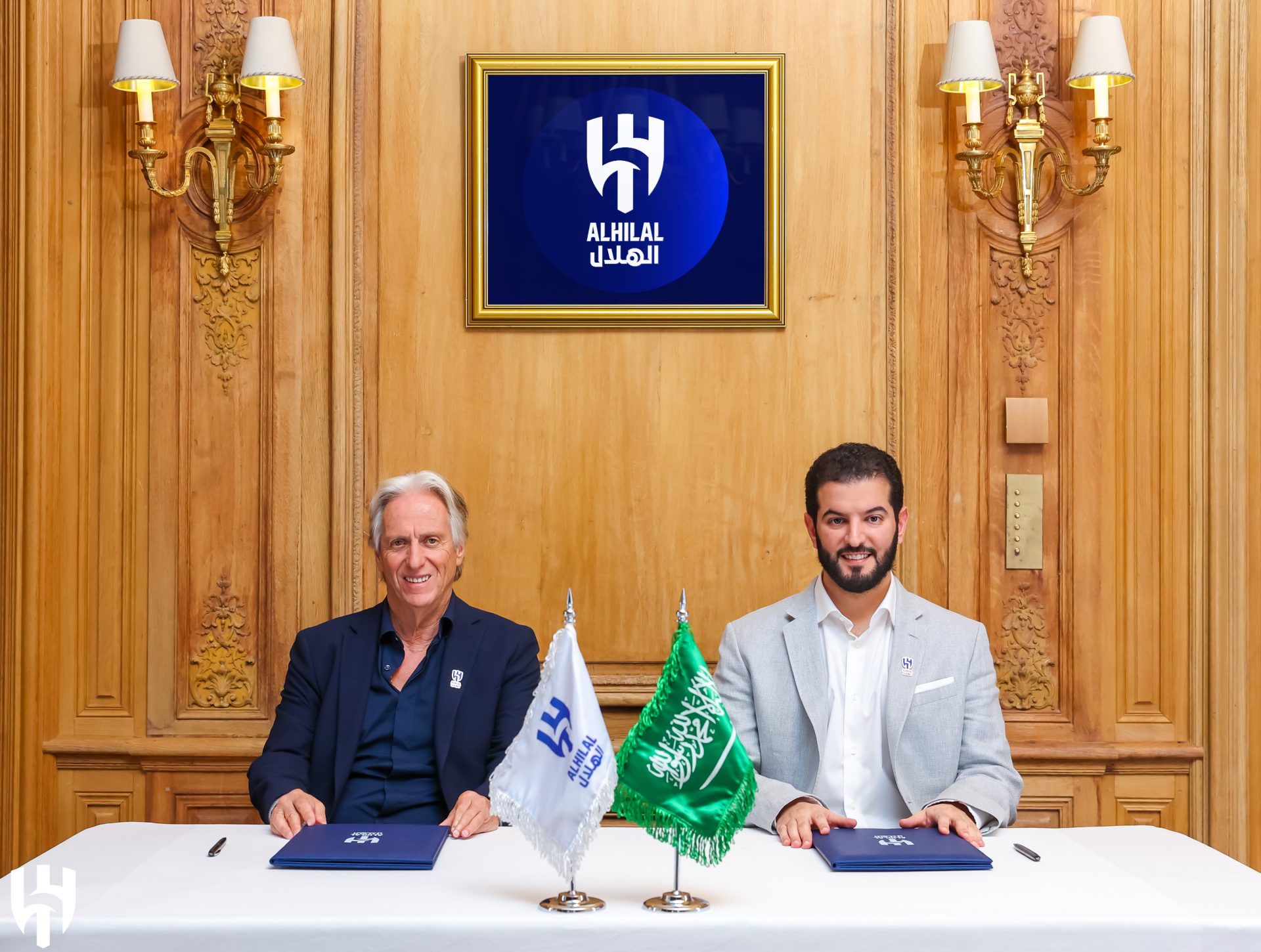 توقيع المدرب البرتغالي جيسوس مع الهلال السعودي