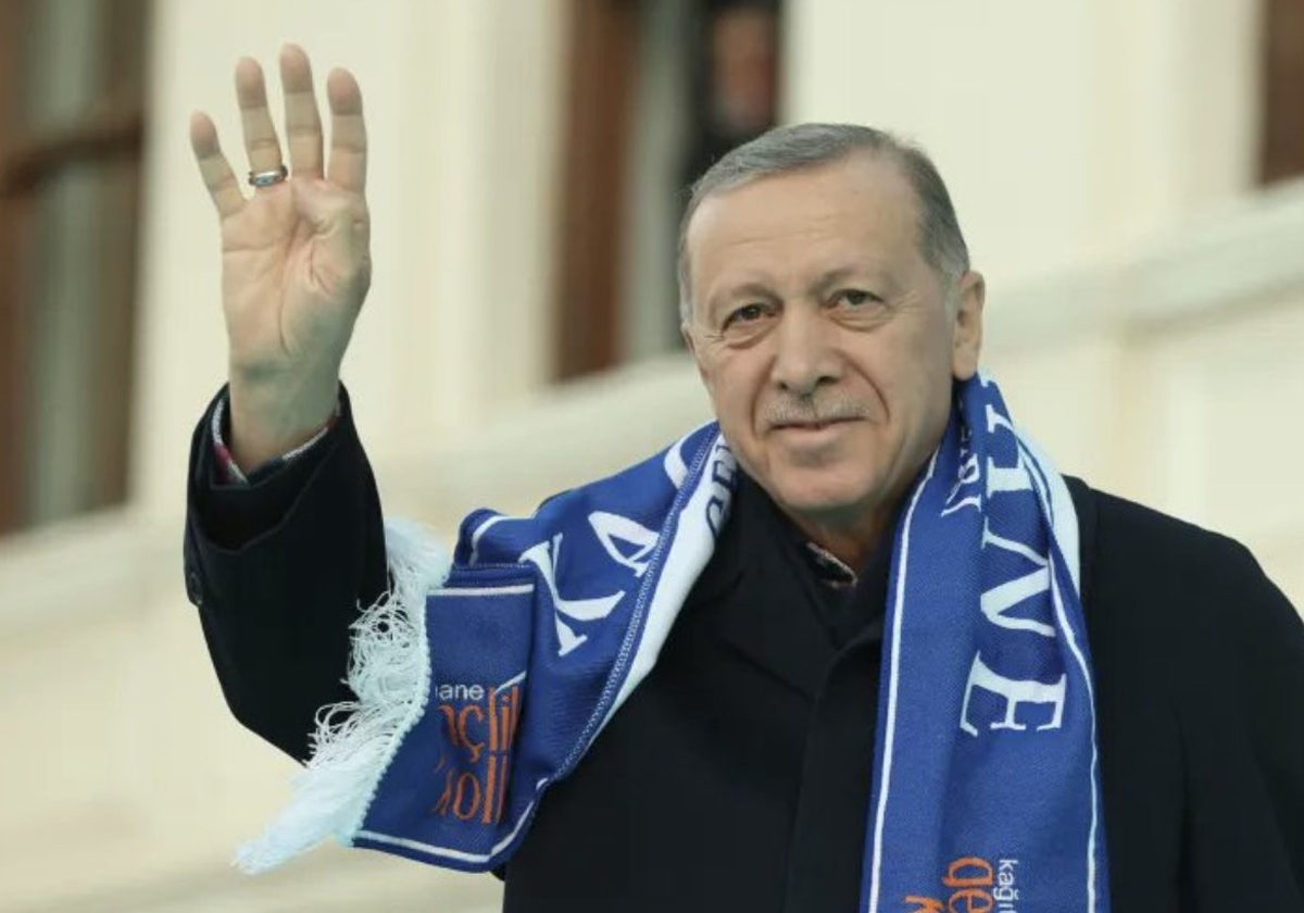 مذيع الجزيرة يحذر أردوغان من الحملات العنصرية ضد العرب في تركيا