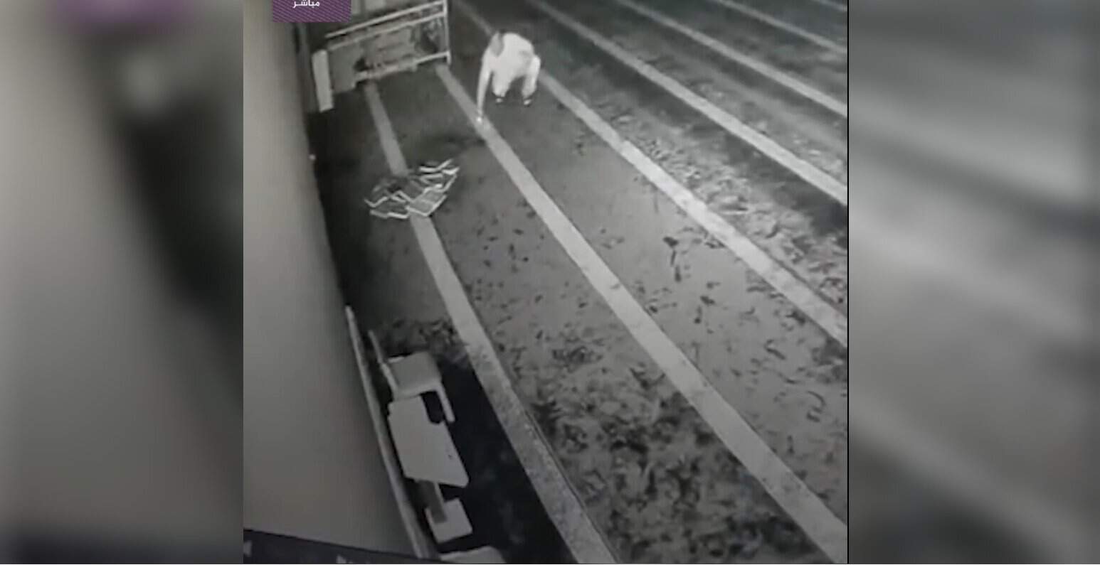 شخص يحرق القرآن في روسيا