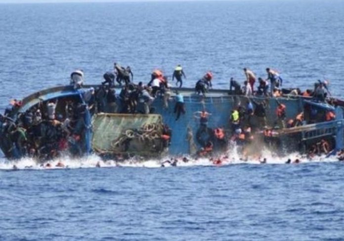 غرق سفينة المهاجرين غير الشرعيين في اليونان