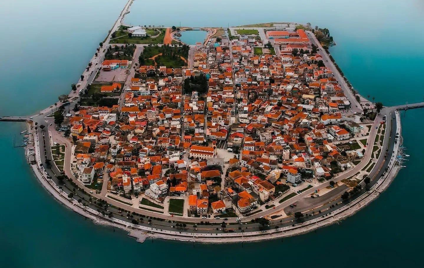 قرية أيتوليكو باليونان أجمل قرية في العالم